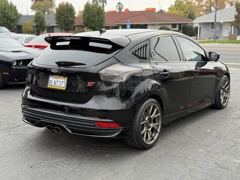 Used 2018 Ford Focus ST image 12