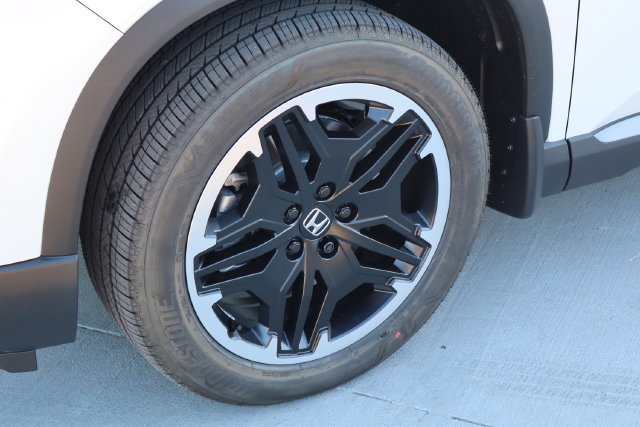 New 2026 Honda Pilot Touring image 2