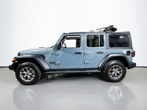 Used 2025 Jeep Wrangler Unlimited Sport AWD/4WD image 4
