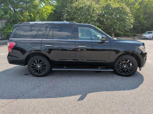 Used 2019 Ford Expedition Limited w/ Equipment Group 301A AWD/4WD image 3