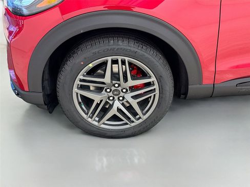 New 2026 Ford Explorer ST-Line w/ ST-Line Street Pack RWD image 31