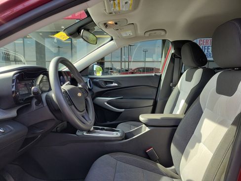Used 2024 Chevrolet Trax LS FWD image 15