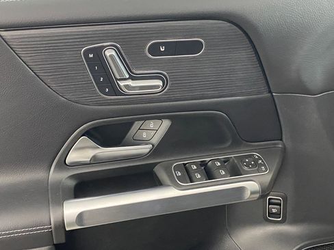 New 2026 Mercedes-Benz GLB 250 4MATIC image 23