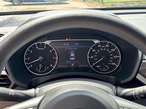 Used 2025 Nissan Altima 2.5 SV FWD image 40