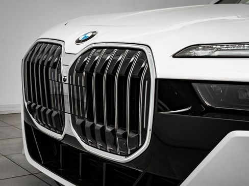 New 2026 BMW 740i xDrive w/ Executive Package image 3