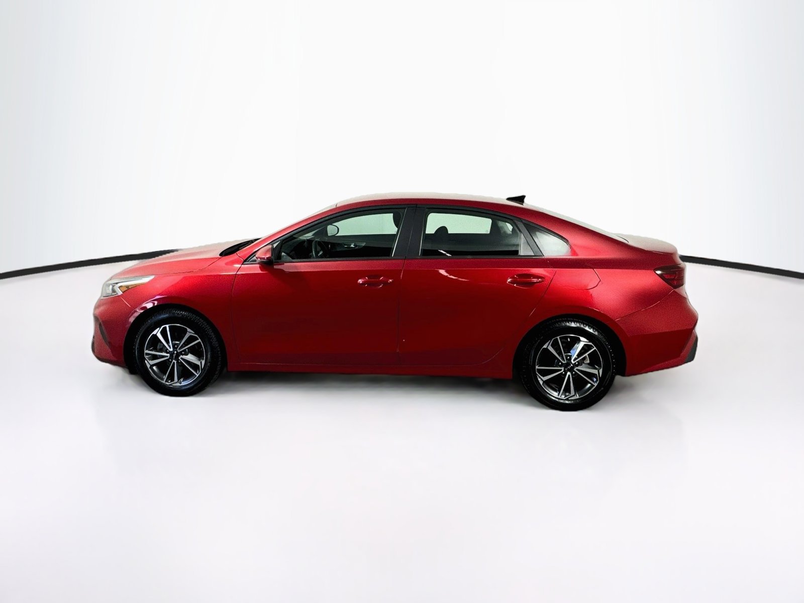 Used 2022 Kia Forte LXS FWD image 3