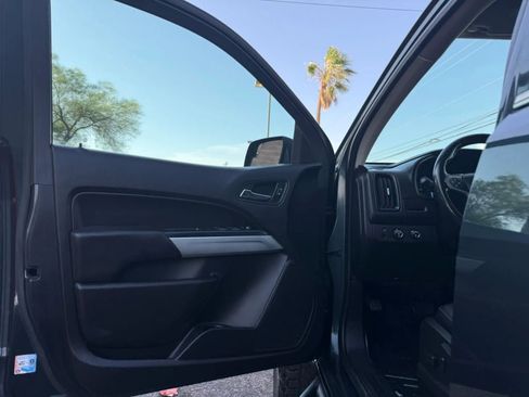Used 2017 Chevrolet Colorado LT w/ Luxury Package, Chrome AWD/4WD image 33