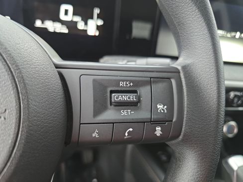 Certified 2025 Nissan Kicks SV AWD/4WD image 17