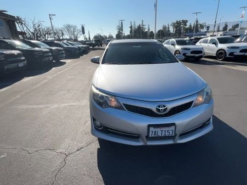 Used 2013 Toyota Camry SE image 3