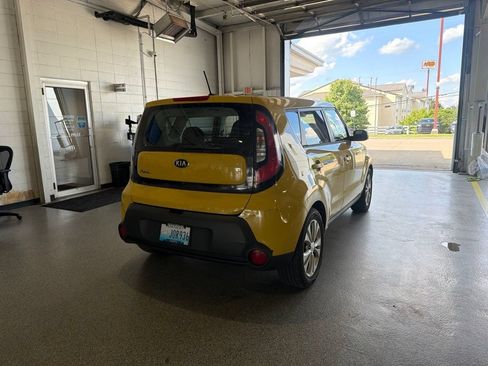 Used 2015 Kia Soul + FWD image 3