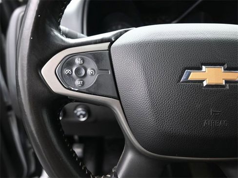 Used 2017 Chevrolet Colorado Z71 image 2