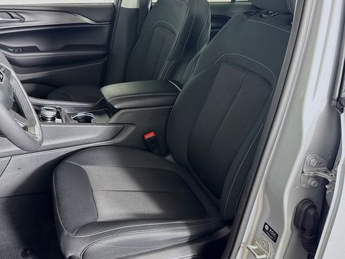 Used 2023 Jeep Grand Cherokee Laredo image 22