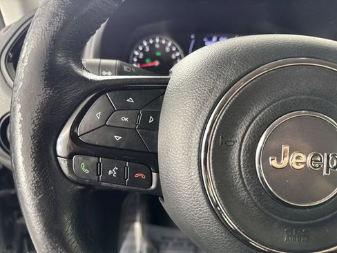 Used 2020 Jeep Renegade Altitude FWD image 9