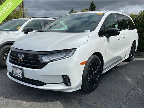Used 2024 Honda Odyssey Sport image 1