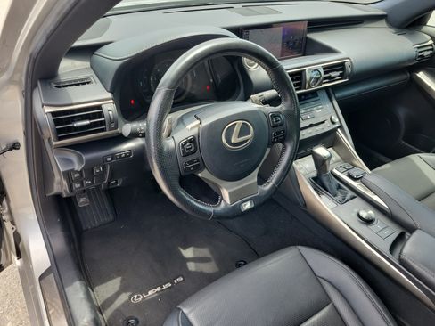 Used 2019 Lexus IS 300 F Sport w/ F Sport Package RWD image 12