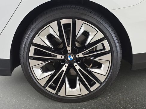 Used 2026 BMW 530i RWD image 32