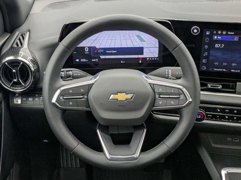 New 2026 Chevrolet Equinox LT w/ Convenience Package II AWD/4WD image 23