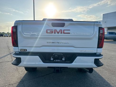 New 2026 GMC Sierra 2500 Denali w/ Denali Reserve Package AWD/4WD image 5