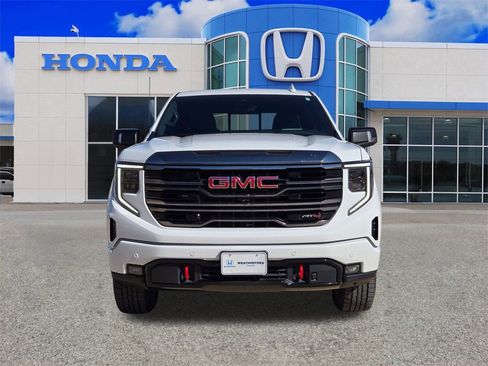 Used 2024 GMC Sierra 1500 AT4 w/ Technology Package image 8