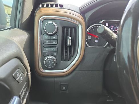 Used 2019 Chevrolet Silverado 1500 High Country AWD/4WD image 24