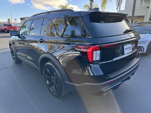 Used 2025 Ford Explorer ST image 8