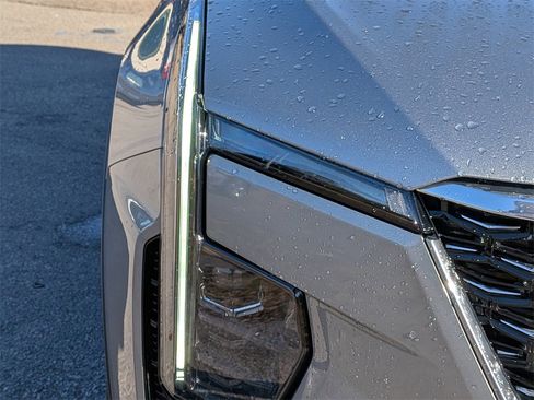 Certified 2025 Cadillac XT4 Premium Luxury image 12