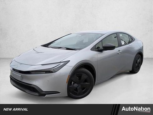 New 2026 Toyota Prius LE image 1