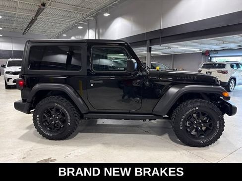 Used 2022 Jeep Wrangler Sport AWD/4WD image 17