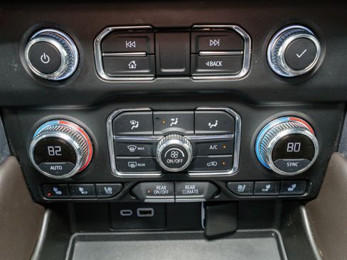 Used 2021 GMC Yukon SLT image 22