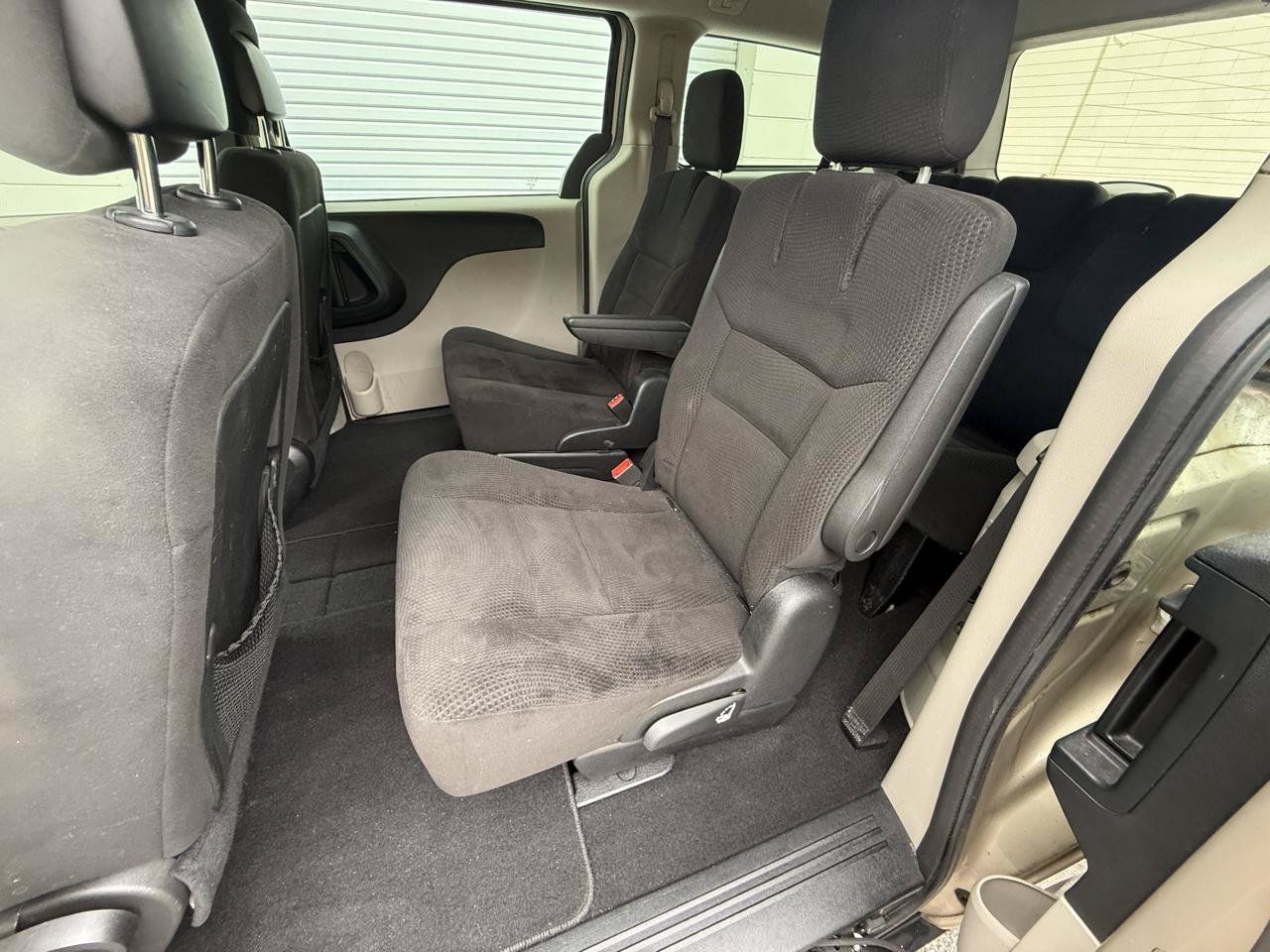 Used 2015 Dodge Grand Caravan American Value Package w/ UConnect Hands-Free Group FWD image 12