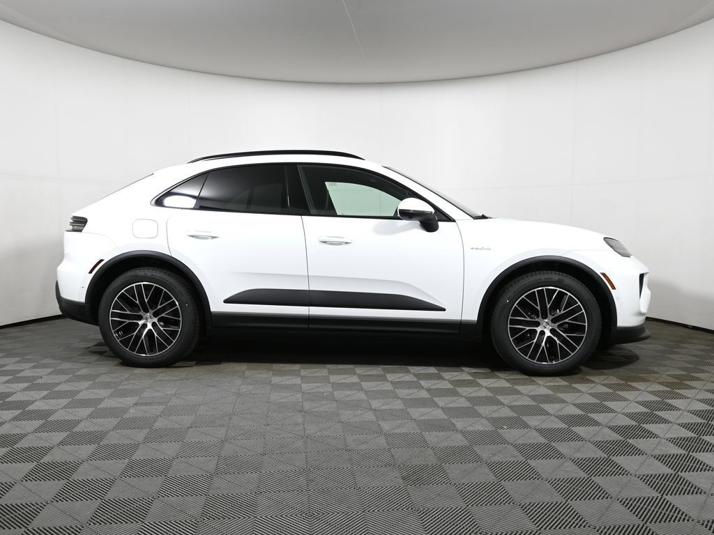 Used 2026 Porsche Macan 4 Electric AWD/4WD image 8