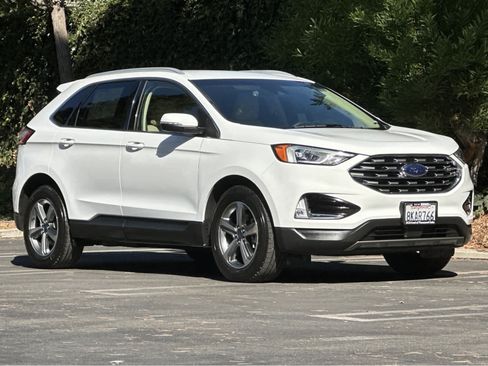 Certified 2020 Ford Edge SEL w/ Convenience Package FWD image 9