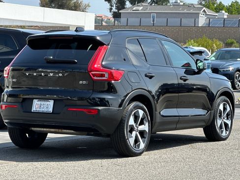 Certified 2026 Volvo XC40 B5 Plus AWD/4WD image 4