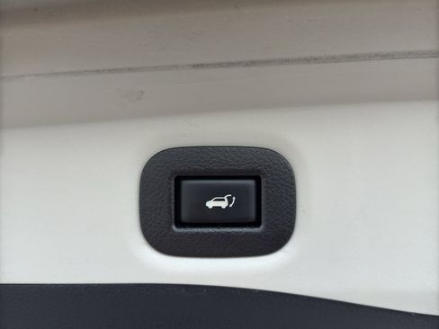 Used 2020 Nissan Rogue SV w/ Premium Package FWD image 18