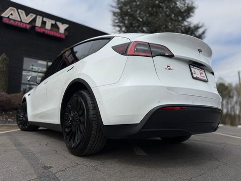 Used 2021 Tesla Model Y Long Range image 20
