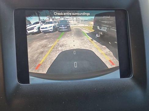Used 2019 Jeep Cherokee Latitude w/ Popular Appearance Group FWD image 21