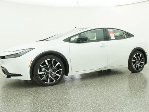 New 2026 Toyota Prius Plug-In Hybrid FWD image 37