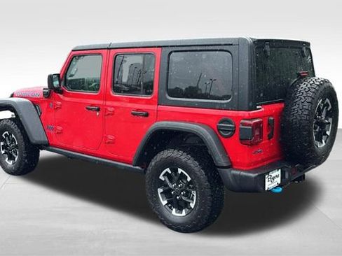 Used 2025 Jeep Wrangler Unlimited Rubicon 4xe w/ Convenience Group AWD/4WD image 6