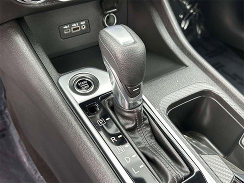 Certified 2022 Nissan Sentra SV image 28