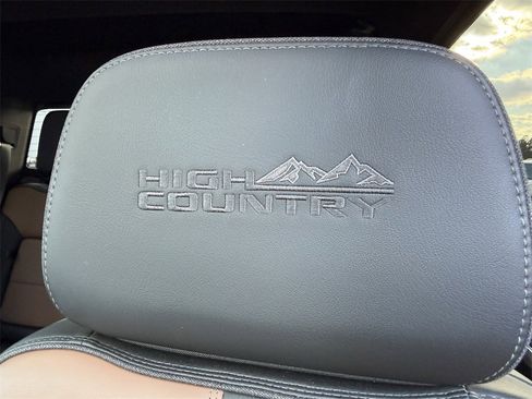 Used 2021 Chevrolet Silverado 1500 High Country w/ Technology Package image 33