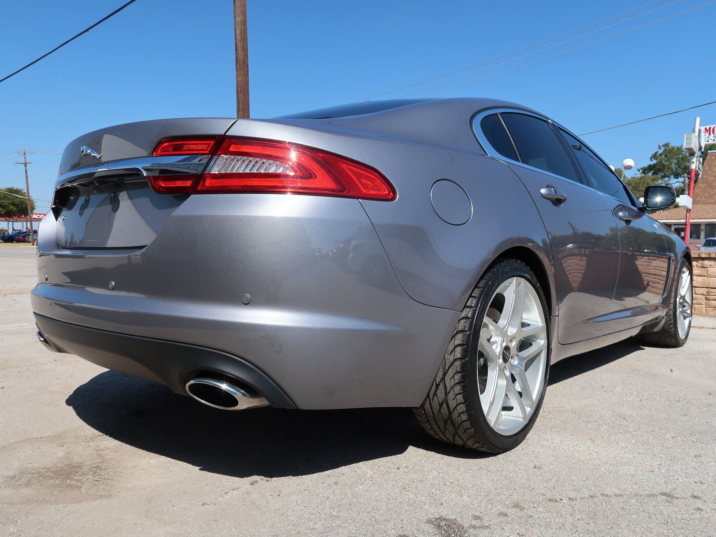 Used 2012 Jaguar XF Portfolio RWD image 8
