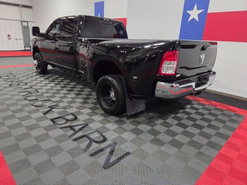 Used 2024 RAM 3500 Tradesman w/ Chrome Appearance Group AWD/4WD image 5