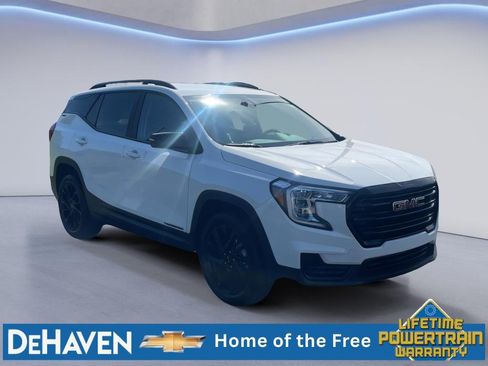 Used 2023 GMC Terrain SLE w/ Driver Convenience Package FWD image 8