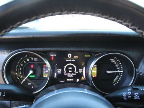 Used 2023 Jeep Wrangler Unlimited Sahara w/ Cold Weather Group AWD/4WD image 21