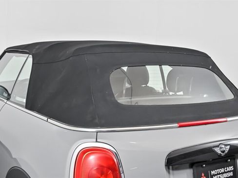 Used 2018 MINI Cooper Convertible image 17