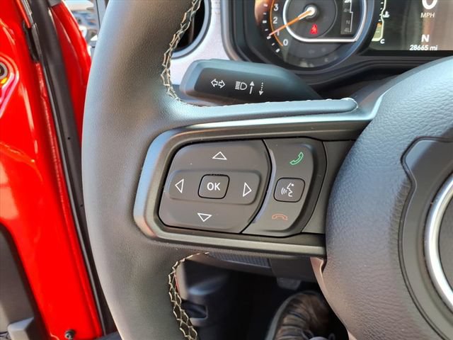 Used 2025 Jeep Wrangler Sport AWD/4WD image 18