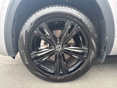 Used 2023 Volkswagen Atlas SEL R-Line AWD/4WD image 24