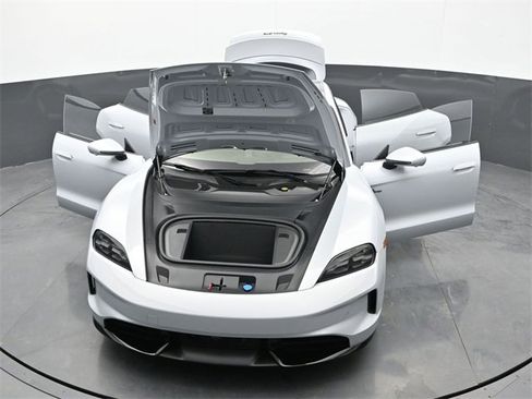 New 2025 Porsche Taycan GTS image 37