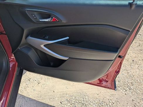 New 2026 Chevrolet Trax RS w/ Sunroof Package FWD image 31