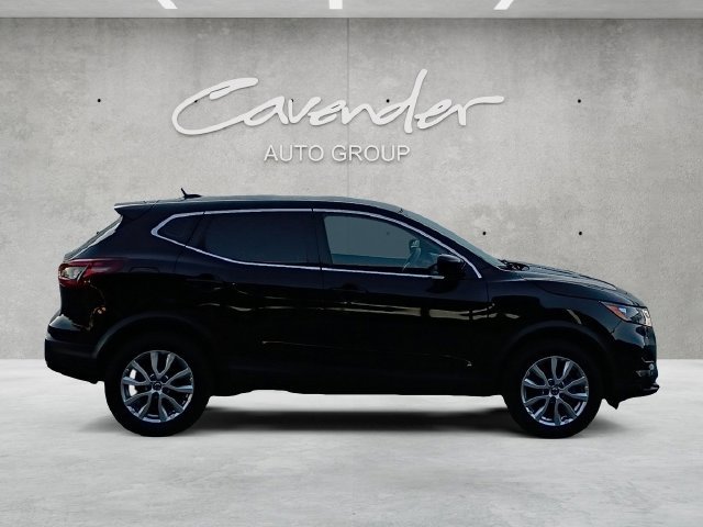 Used 2022 Nissan Rogue Sport S FWD image 17